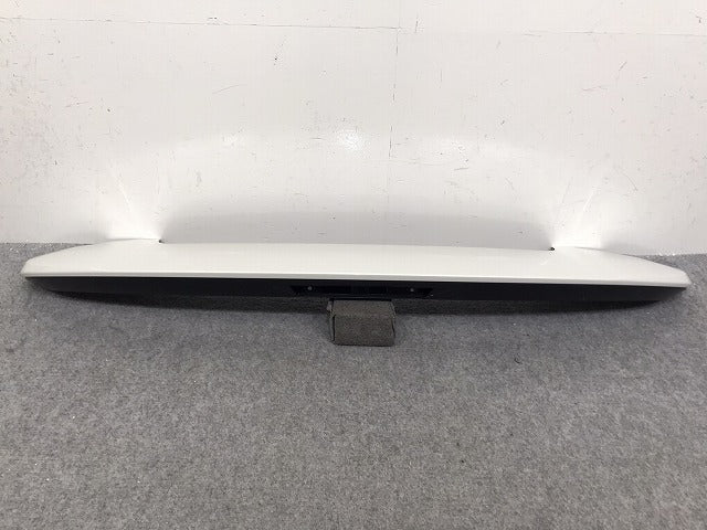 新車外し!ヴォクシー/ノア 90系/ZWR90W/ZWR95W/MZRA90W/MZRA95W 純正 リア スポイラー/ルーフスポイラー/ウィング 76085-V1010 070(130794)