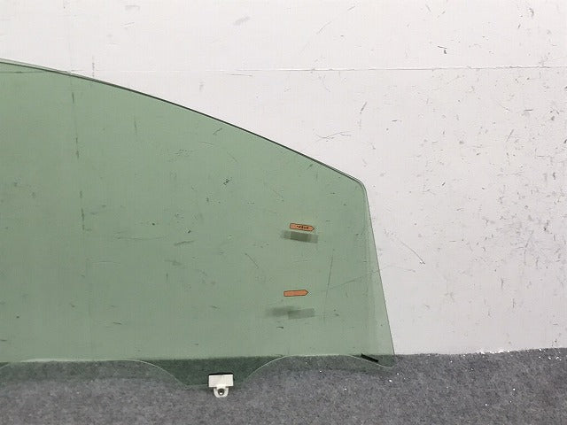 ノート/NOTE E12/HE12/NE12/SNE12 純正 左 フロント ドア ガラス 43R-005834 日産(130800)