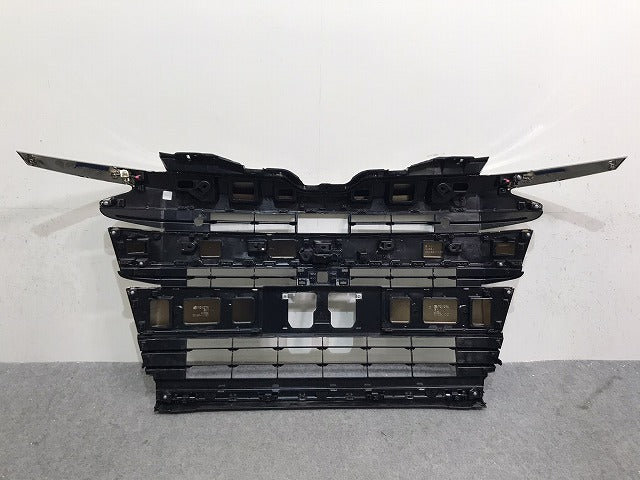 新車外し!ノア/SG/SZ 90系/ZWR90W/ZWR95W/MZRA90W/MZRA95W 純正 フロントグリル/ラジエーターグリル 53101-V1020/53112-V1020(130909)