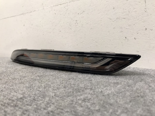 マカン MACAN 95B 純正 右 フロント デイライト デイタイムランニングライト LED 95B.941.182.A 95B941182A ポルシェ PORSCHE(130953)