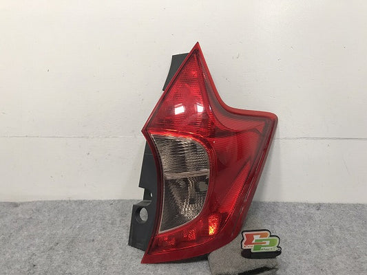 ノート/NOTE E12/HE12/NE12/SNE12 純正 前期 右 テールランプ/ライト LED ICHIKOH D117/26550-3VA5B 26554-3VA5B 日産(130958)