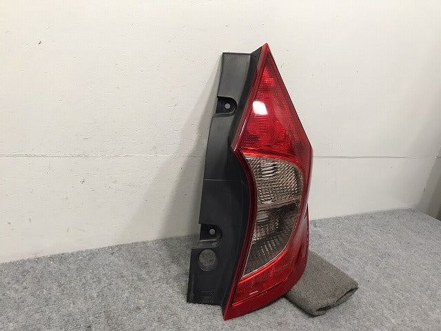 ノート/NOTE E12/HE12/NE12/SNE12 純正 前期 右 テールランプ/ライト LED ICHIKOH D117/26550-3VA5B 26554-3VA5B 日産(130958)