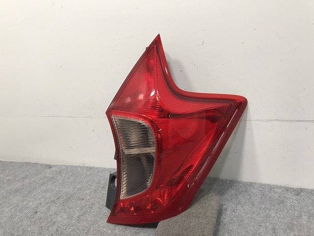 ノート/NOTE E12/HE12/NE12/SNE12 純正 前期 右 テールランプ/ライト LED ICHIKOH D117/26550-3VA5B 26554-3VA5B 日産(130958)