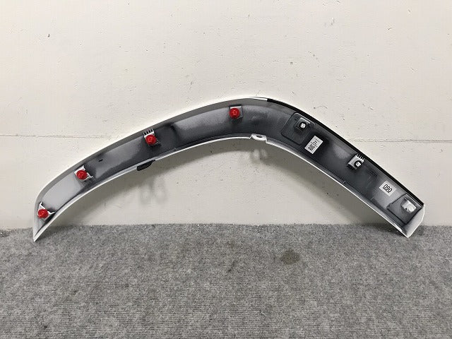 新車取り外し!ランドクルーザー/ランクル FJA300W/VJA300W 純正 左 リア クォーター/オーバーフェンダー/アーチモール 75606-60120/1/2 ホワイト 090(131003)
