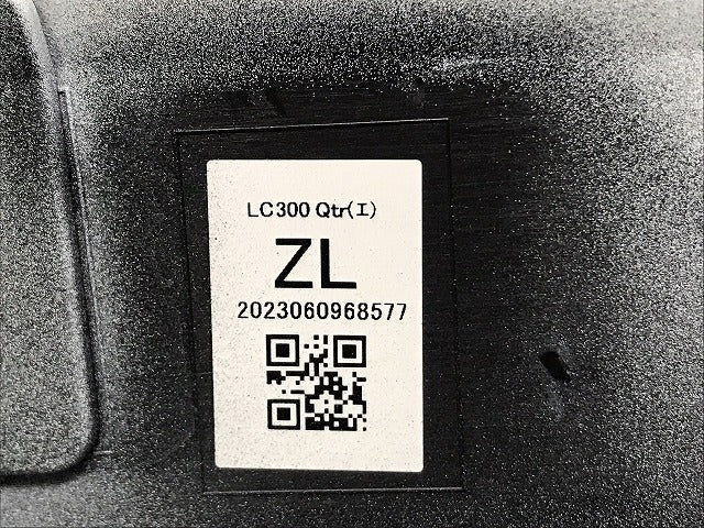 新車取り外し!ランドクルーザー/ランクル FJA300W/VJA300W 純正 左 リア クォーター/オーバーフェンダー/アーチモール 75606-60120/1/2 ホワイト 090(131003)