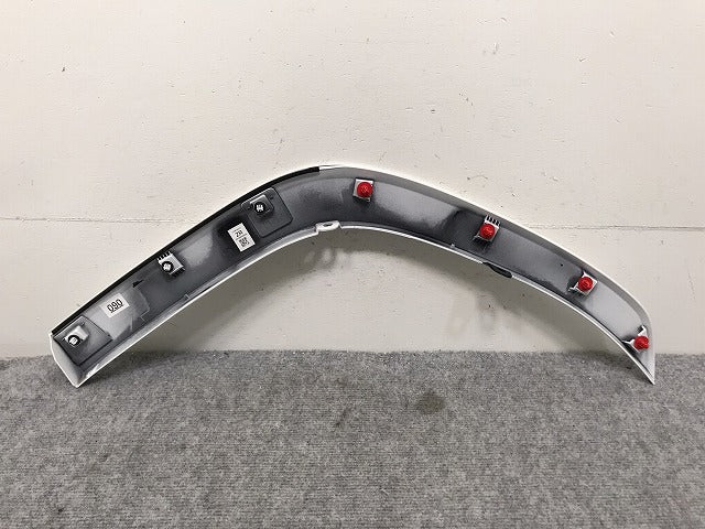 新車取り外し!ランドクルーザー/ランクル FJA300W/VJA300W 純正 右リア クォーター/オーバーフェンダー/フェンダーアーチモール 75605-60120 090(131004)