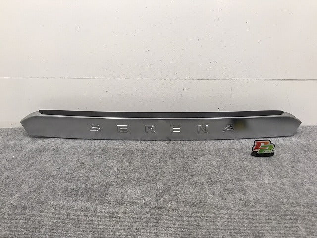 セレナ/ハイウェイスター C27/GC27/GFC27/GNC27/GFNC27/HFC27/HC27 純正 リア ガーニッシュ 90810 5T※5A 90810-5TC5E メッキ(131055)