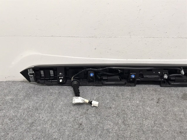 セレナ/ハイウェイスター C27/GC27/GFC27/GNC27/GFNC27/HFC27/HC27 純正 リア ガーニッシュ 90810 5T※5A 90810-5TC5E メッキ(131055)