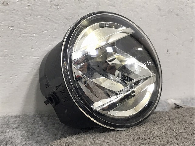 ダイハツ トヨタ ホンダ スバル スズキ 汎用 LA150S LA800S M900A ZN6 JF1 ZC6 MK53S MR52S 等 純正 左フォグランプ LED 114-11092(131067)
