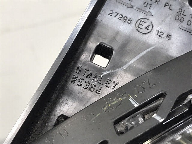 ミラージュ G A05A A03A 純正 後期 左 ヘッドライト ランプ LED レベライザー 刻印O STANLEY W5364 8301D867 三菱(131118)