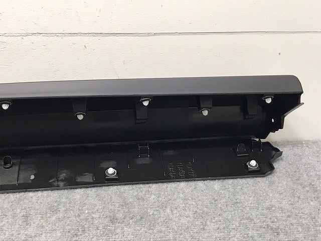 新車取り外し!クラウン/クロスオーバー TZSH35/AZSH35 純正 左 リア ドア サイドパネル/アンダーパネル 75078-30030 素地 トヨタ(131125)