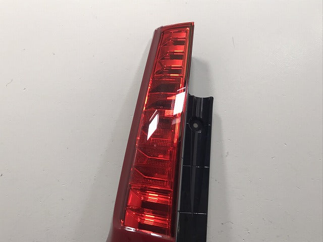 ルーミー トール ジャスティ(前期) M900A M910A M900S M910S M900F M910F 純正 左 テールランプ ライト LED 刻印F KOITO 220-69044(131156)