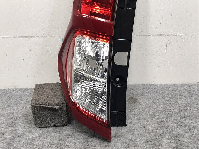 ルーミー トール ジャスティ(前期) M900A M910A M900S M910S M900F M910F 純正 左 テールランプ ライト LED 刻印F KOITO 220-69044(131156)
