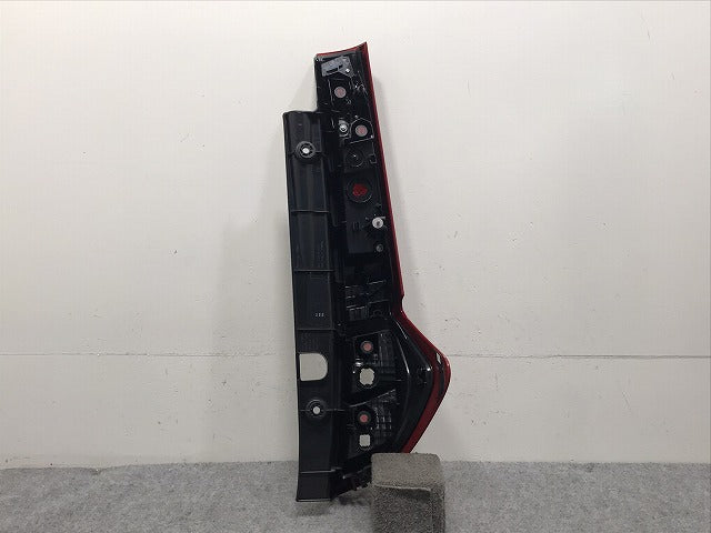 ルーミー トール ジャスティ(前期) M900A M910A M900S M910S M900F M910F 純正 左 テールランプ ライト LED 刻印F KOITO 220-69044(131156)