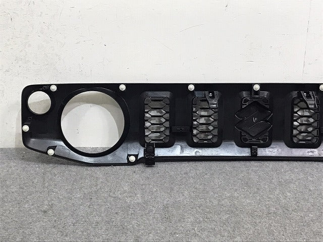 ジムニー ジムニーシエラ JB64W JB74W 純正 フロント グリル ラジエーターグリル 72111-78R0 素地 スズキ(131211)