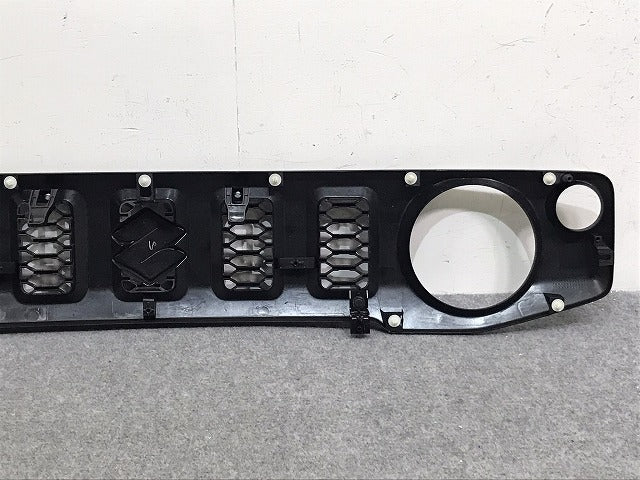 ジムニー ジムニーシエラ JB64W JB74W 純正 フロント グリル ラジエーターグリル 72111-78R0 素地 スズキ(131211)