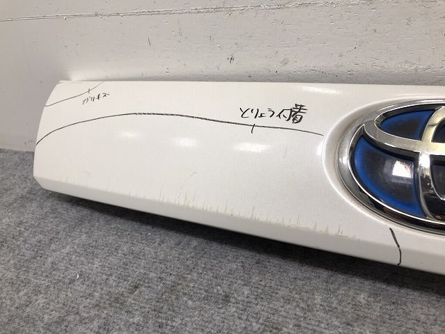 プリウス/アルファ/α ZVW40W/ZVW41W 純正 前期 リア ガーニッシュ/バックドアガーニッシュ 76801-47090/76811-47090 ホワイトパール 070(131250)