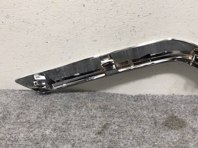 新車取り外し!アルファード/Z 40系/AGH40W/AGH45W 純正 左 フロント フォグランプメッキガーニッシュ 52713-V2030 トヨタ(131289)