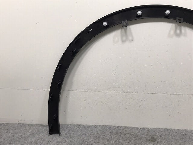 新車取り外し!クラウン/クロスオーバー TZSH35/AZSH35 純正 右フロント フェンダーアーチモール/オーバーフェンダー 75601-30130 素地 トヨタ(131296)