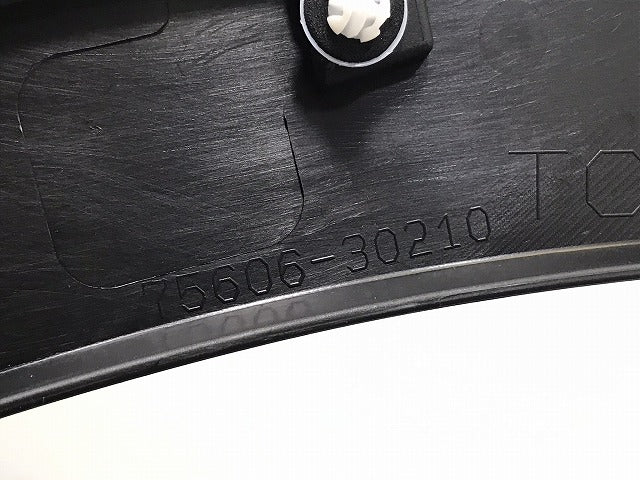 新車取り外し!クラウン/クロスオーバー TZSH35/AZSH35 純正 左リア フェンダーアーチモール/オーバーフェンダー 75606-30210 素地 トヨタ(131298)