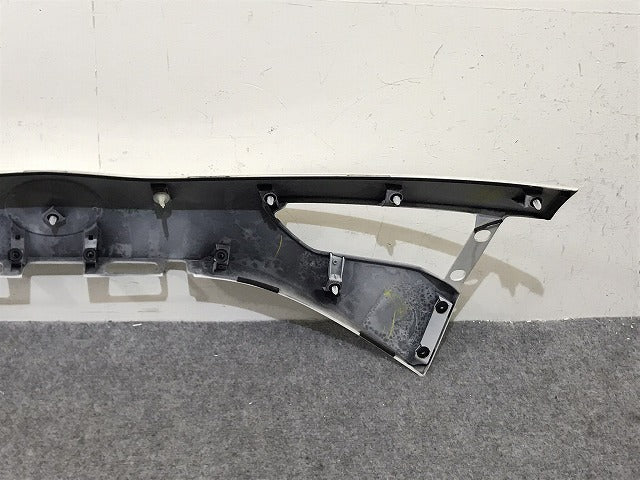 ヴィッツ 130/KSP130/NSP130/NSP135/NCP131 純正 後期 リア ガーニッシュ 76801-52530 76811-52460 ホワイトパール 070 トヨタ(131338)