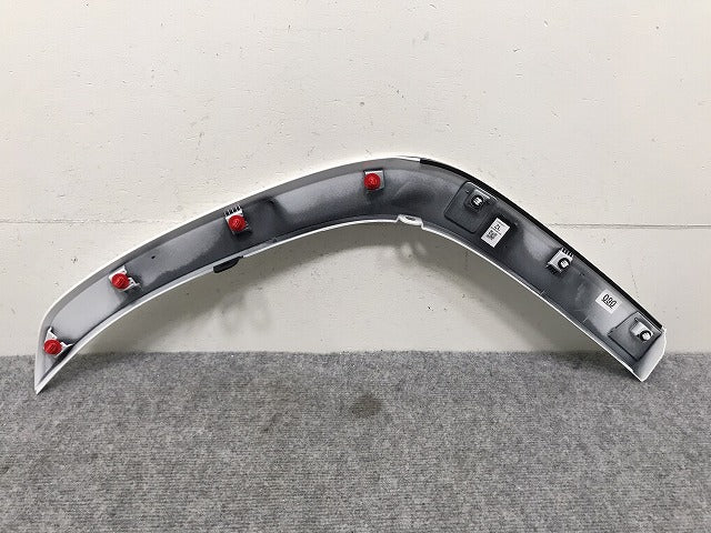 新車取り外し!ランドクルーザー/ランクル FJA300W/VJA300W 純正 左リア クォーター/オーバーフェンダー/フェンダーアーチモール 75606-60120 ホワイト 090(131419)