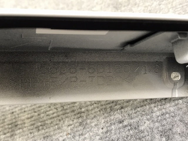 新車取り外し!ランドクルーザー/ランクル FJA300W/VJA300W 純正 左リア クォーター/オーバーフェンダー/フェンダーアーチモール 75606-60120 ホワイト 090(131419)