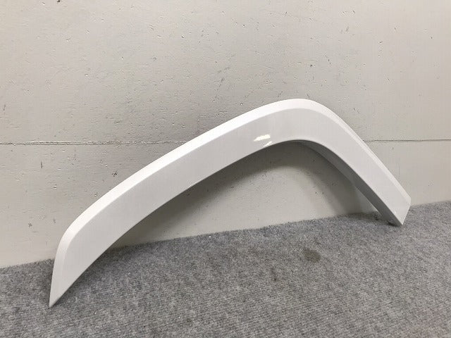 新車取り外し!ランドクルーザー/ランクル FJA300W/VJA300W 純正 右リア クォーター/オーバーフェンダー/フェンダーアーチモール 75605-60120 ホワイト 090(131420)