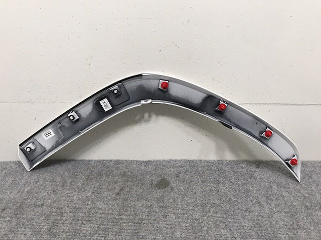 新車取り外し!ランドクルーザー/ランクル FJA300W/VJA300W 純正 右リア クォーター/オーバーフェンダー/フェンダーアーチモール 75605-60120 ホワイト 090(131420)