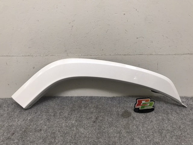 新車外し!ランドクルーザー/ランクル FJA300W/VJA300W 純正 右リア フェンダーアーチモール/オーバーフェンダー 75077-60060 プレシャスホワイトパール 090(131421)