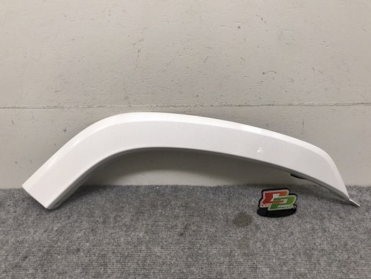 新車外し!ランドクルーザー/ランクル FJA300W/VJA300W 純正 右リア フェンダーアーチモール/オーバーフェンダー 75077-60060 プレシャスホワイトパール 090(131421)