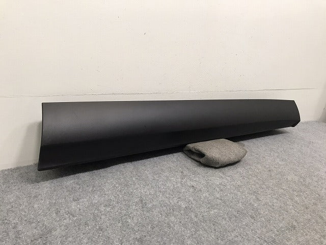 新車取り外し!クラウン/クロスオーバー TZSH35/AZSH35 純正 右 フロント ドア サイドパネル/アンダーパネル 75073-30020 素地 トヨタ(131426)