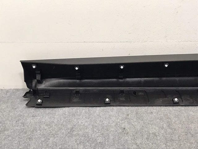 新車取り外し!クラウン/クロスオーバー TZSH35/AZSH35 純正 右 フロント ドア サイドパネル/アンダーパネル 75073-30020 素地 トヨタ(131426)