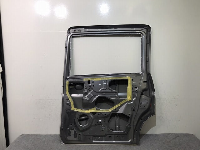 セレナ ハイウェイスター C27/GC27/GFC27/GNC27/GFNC27/HFC27 純正 右 スライド ドア ダークメタルグレーメタリック KAD 日産(131433)