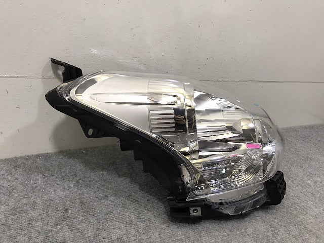 ラクティス NCP100 NCP105 SCP100 純正 後期 右 ヘッドライト ランプ ハロゲン レベライザー 刻印J ICHIKOH 52-189 トヨタ(131498)