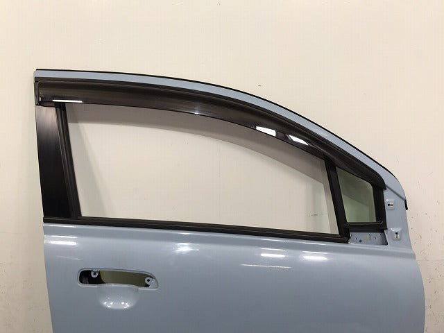 アルト キャロル HA25S HA25V HB25S HB25V 純正 右 フロント ドア ガラス バイザー付 エアブルーメタリック ZKS スズキ(131512)