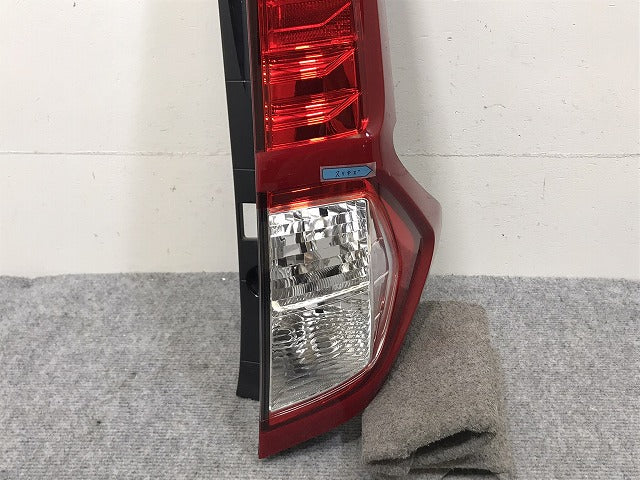 ルーミー トール ジャスティ(前期) M900A M910A M900S M910S M900F M910F 純正 右 テールランプ LED KOITO 220-69044 81551-B1160(131521)