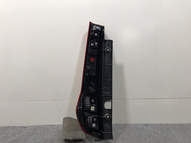 ルーミー トール ジャスティ(前期) M900A M910A M900S M910S M900F M910F 純正 右 テールランプ LED KOITO 220-69044 81551-B1160(131521)