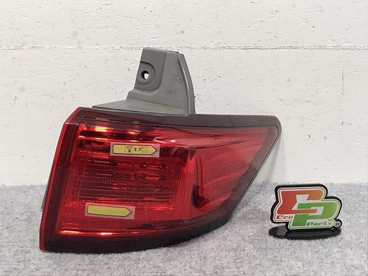 エルグランド ハイウェイスター E52/PE52/PNE52/TE52/TNE52 純正 前期 右 テールランプ/ライト/レンズ ハロゲン STANLEY P8503 日産(131569)