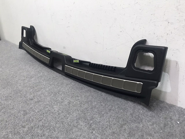 新車取り外し!XC60 UB 系 純正 トランク スカッフプレート エントランスカバー 31440641 素地 ボルボ(131650)
