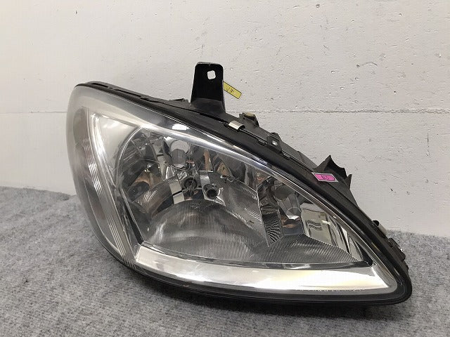 ビアノ VIANO W639 純正 右 ヘッドライト ランプ ハロゲン 刻印D 246 724-00 メルセデスベンツ(131799)