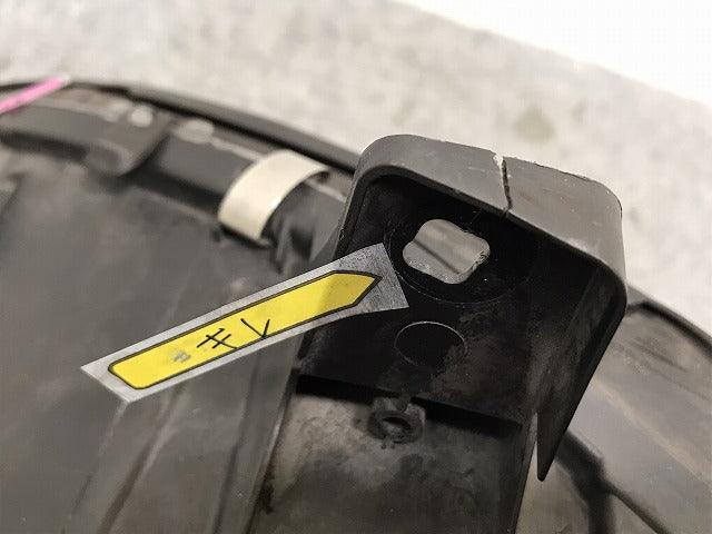 ビアノ VIANO W639 純正 右 ヘッドライト ランプ ハロゲン 刻印D 246 724-00 メルセデスベンツ(131799)