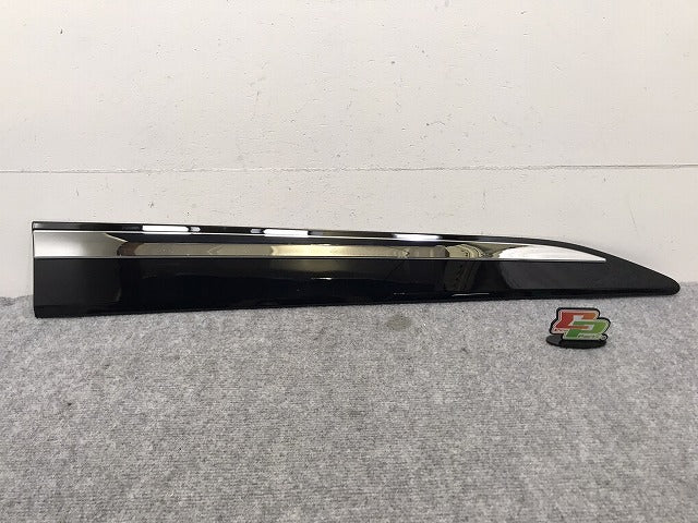 美品!クラウン/クロスオーバー TZSH35/AZSH35 純正 右フロント サイドドアガーニッシュ/ドアカバー 75731-30611/30620/30630 ブラック ソリッド(131827)