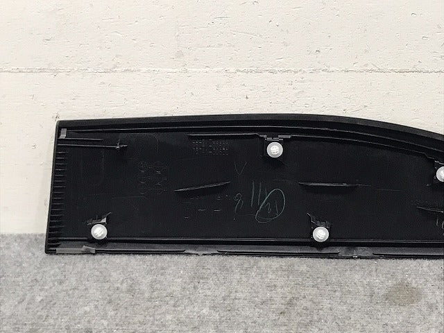 美品!クラウン/クロスオーバー TZSH35/AZSH35 純正 右リア サイドドアガーニッシュ/ドアカバー 75741-30611/30620/30630 ブラック ソリッド トヨタ(131829)