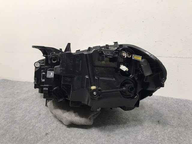 ジャンク!1シリーズ F40 純正 右 ヘッドライト ランプ LED 63.11-9482810-09 90177959ZR09 BMW(131860)