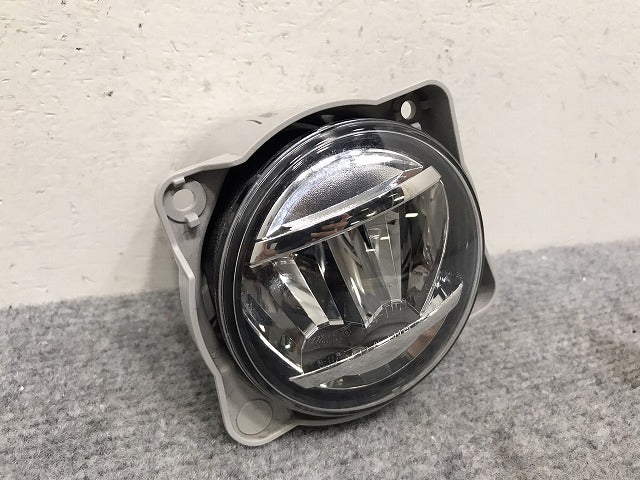 ダイハツ トヨタ ホンダ スバル スズキ 汎用 LA150S LA800S M900A ZN6 JF1 ZC6 MK53S MR52S等 純正 右 フォグランプ LED 114-11092(131915)