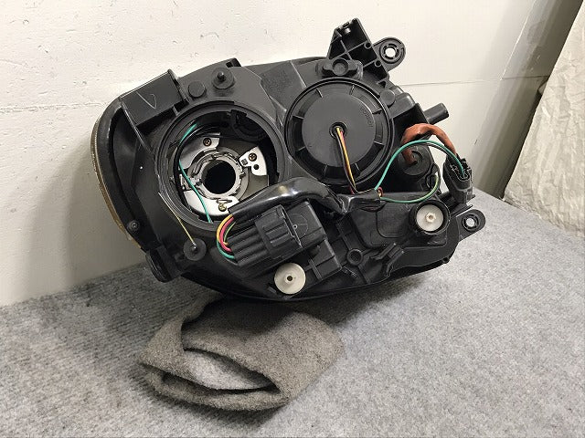 スカイライン/セダン V35/NV35/PV35 純正 前期 右 ヘッドライト/ランプ キセノン HID AFS無 刻印E ICHIKOH 1680 日産(131965)