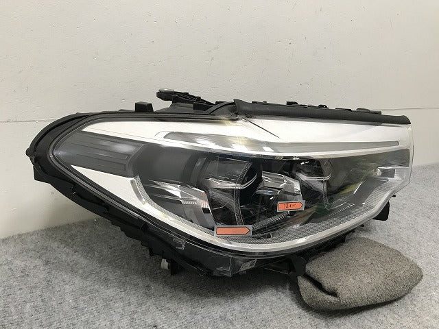ジャンク!5シリーズ G30 G31 純正 右 ヘッドライト ランプ LED 7439212-01 BMW(132027)