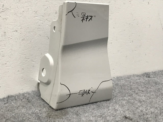 ヴォクシー/ノア 90/ZWR90W/ZWR95W/MZRA90W/MZRA95W 純正 左フロントフェンダープロテクター 76902-V1020 76902-V1020-A0 070(132080)