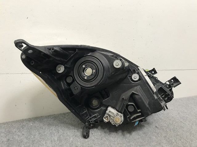 アイシス プラタナ ZGM10W ZGM15W ZGM11W 純正 中期後期 左 ヘッドライト キセノン HID レベライザー AFS無 刻印L KOITO 44-69(132150)
